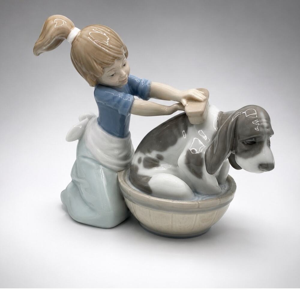 Lladro #5455 Girl Bathing Puppy Dog Porcelain Figurine Handmade Spain Retired